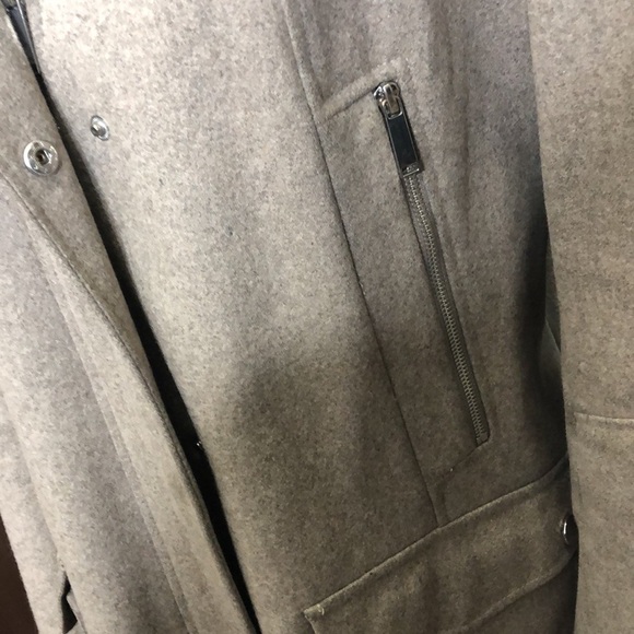 Anna faux fur trimmed tan wool pea coat size XL - Picture 6 of 11